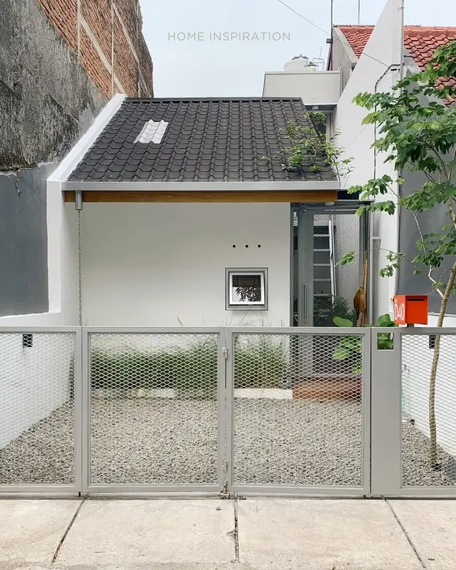 5. Atap Pelana dengan Skylight