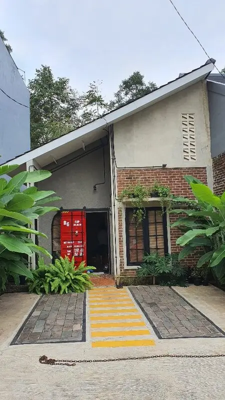 6. Model Atap Miring Berkonsep Industrial