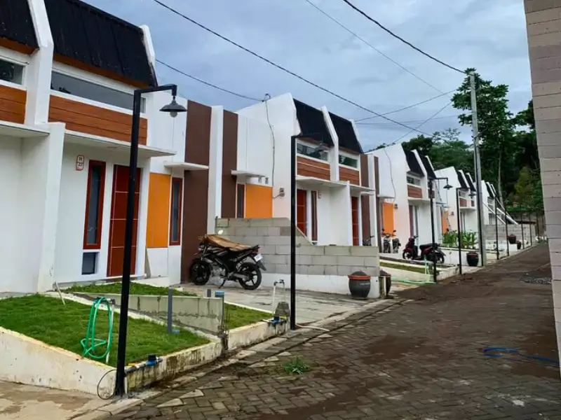 Lampu Jalan tiap unit Rumah