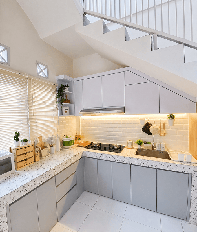 9. Dapur Bawah Tangga