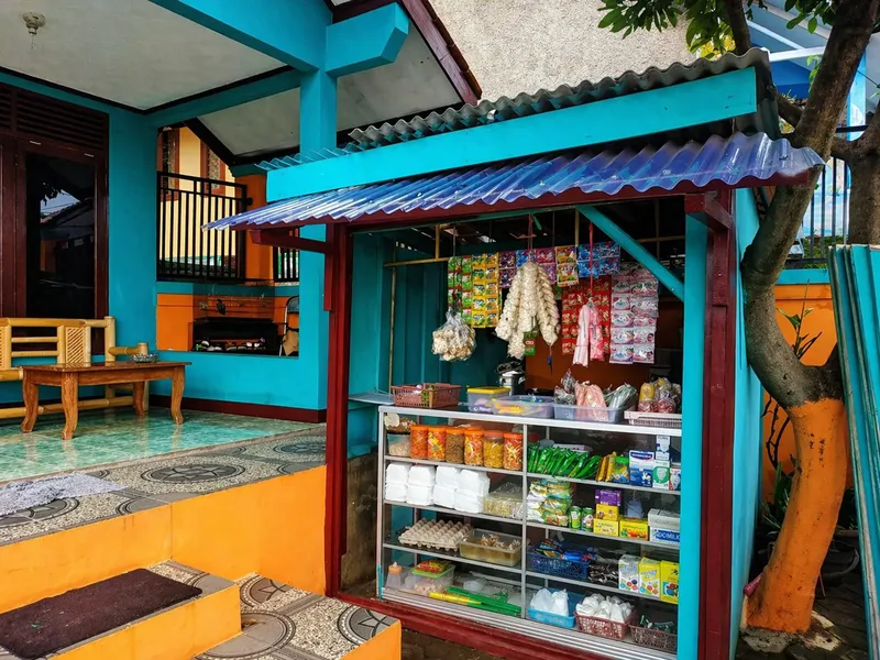 Warung Sembako Sederhana di Depan Rumah