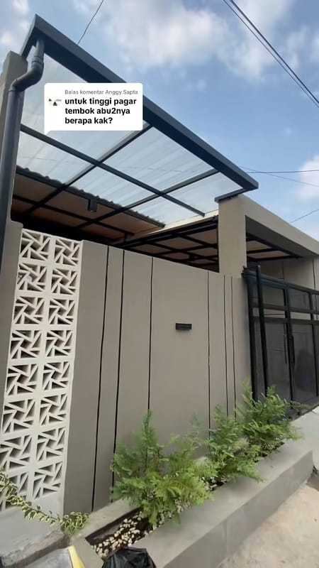 Pagar Abu dengan Roster Putih