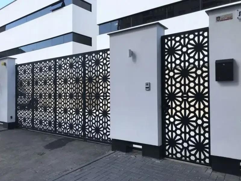 8. Pagar Laser Cutting Motif Geometris