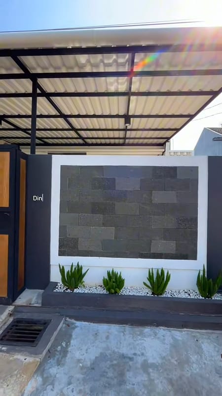8. Pagar Tembok Batu Alam Abu-Abu